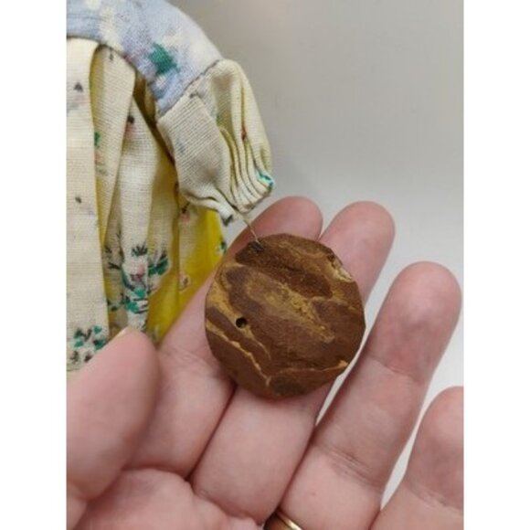 ANTIQUE VTG WOOD CARVED FOLK ART DOLL PRIMITIVE 6" - Picture 5 of 16